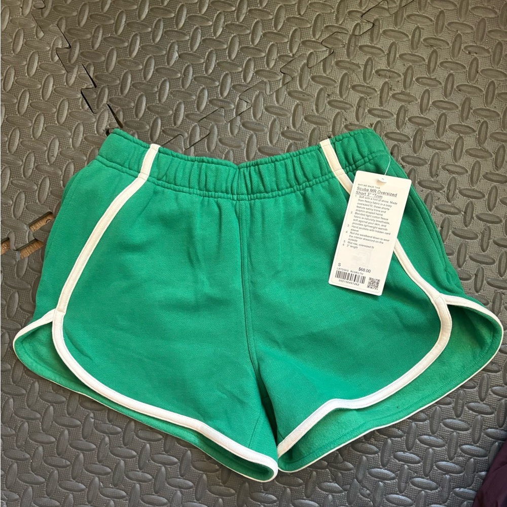 Lululemon Scuba Oversized MR Short NWT